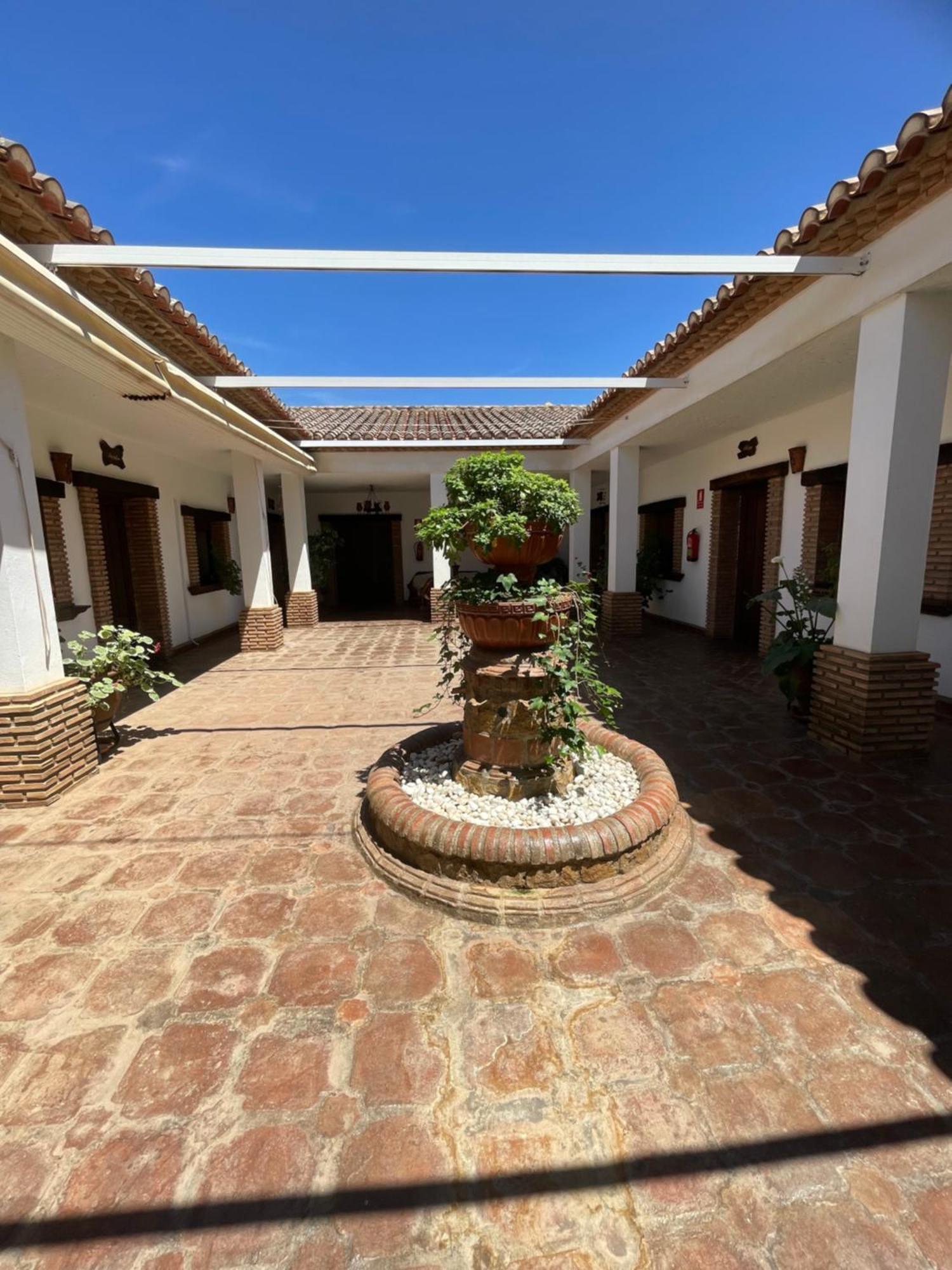 Отель La Hacienda Del Marquesado Альбуньян Экстерьер фото